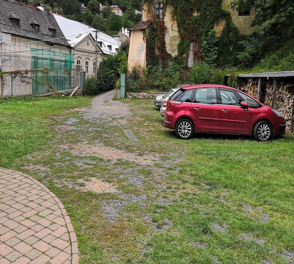 Hostel Skautsky Dom Banska Stiavnica Bagian luar foto