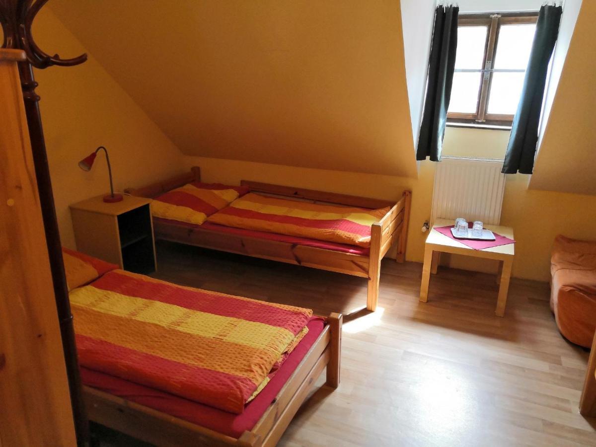 Hostel Skautsky Dom Banska Stiavnica Bagian luar foto