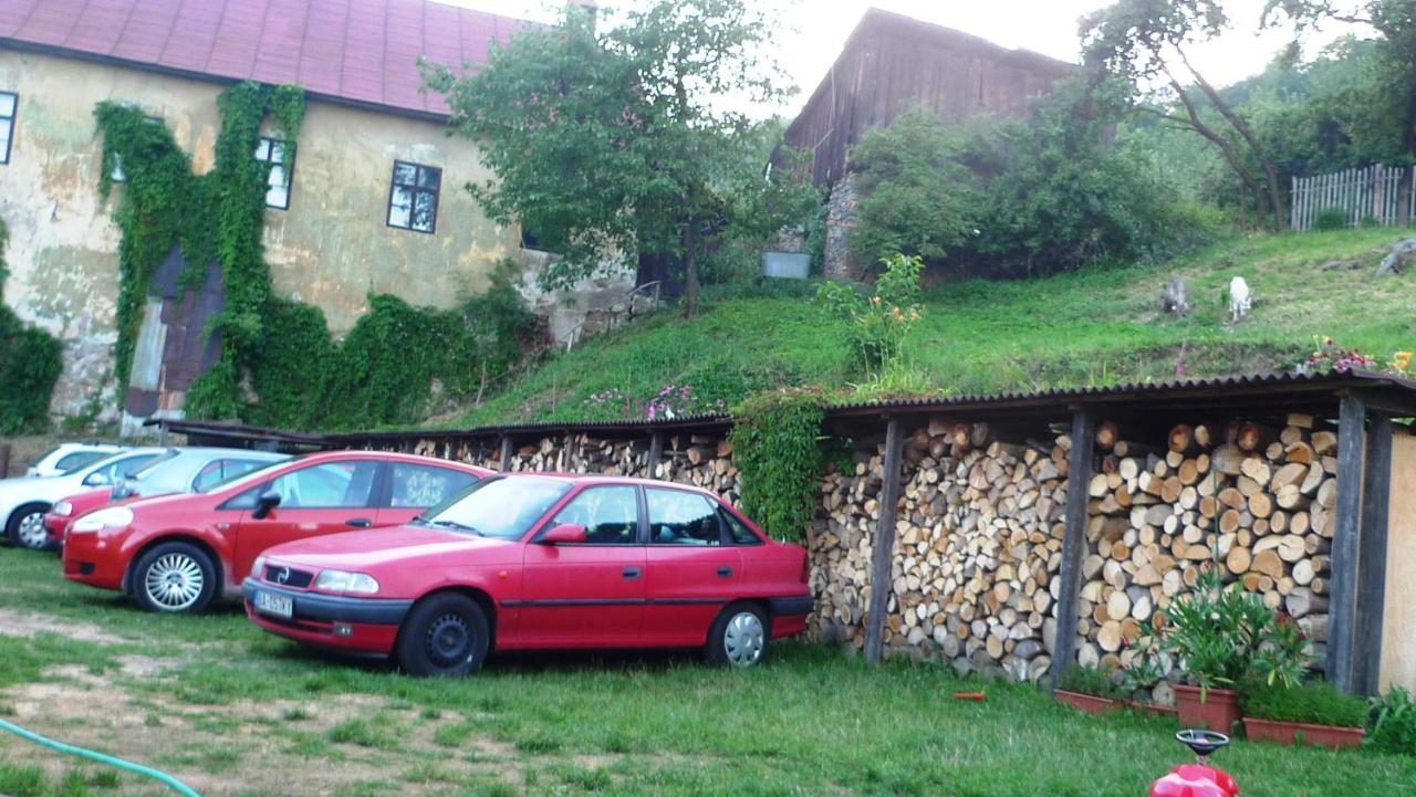 Hostel Skautsky Dom Banska Stiavnica Bagian luar foto