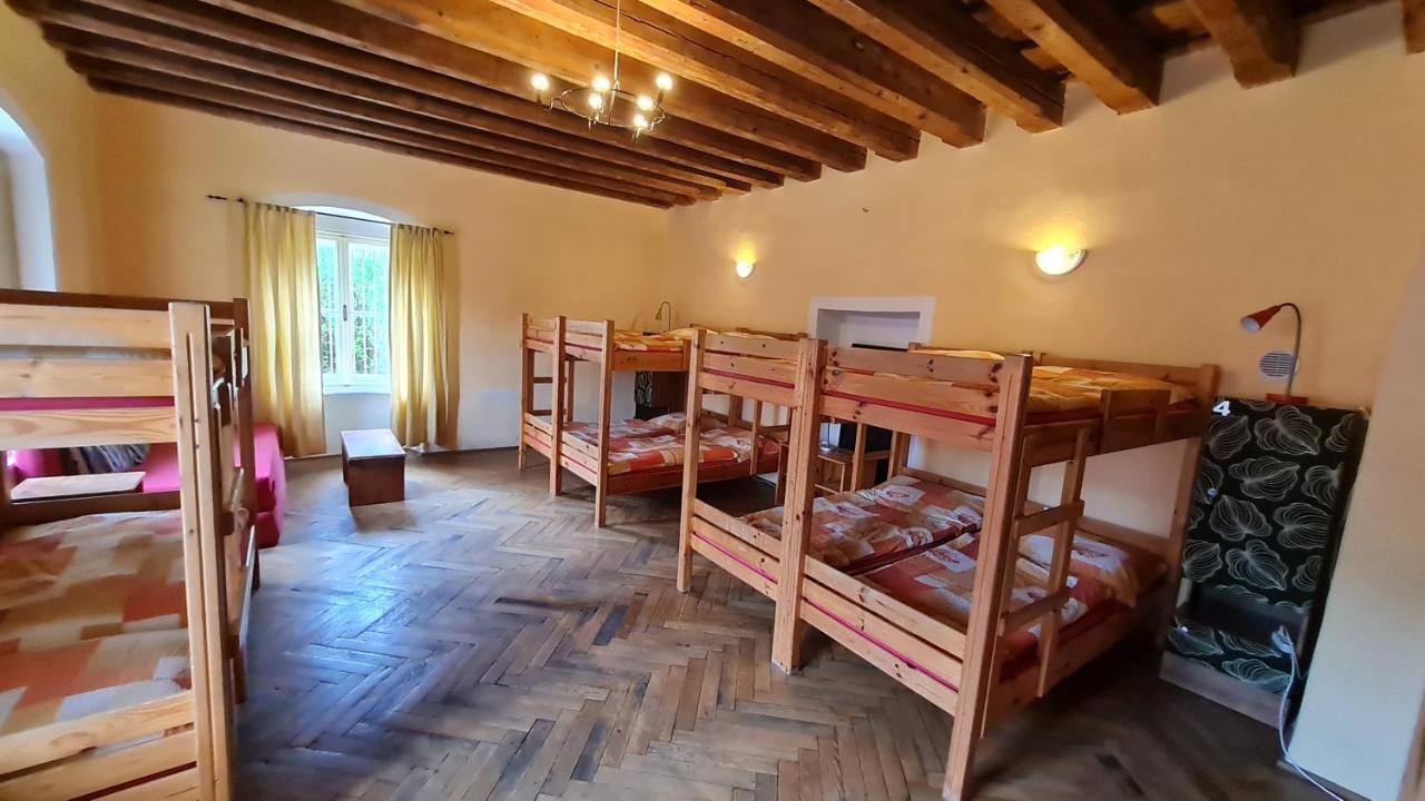 Hostel Skautsky Dom Banska Stiavnica Bagian luar foto