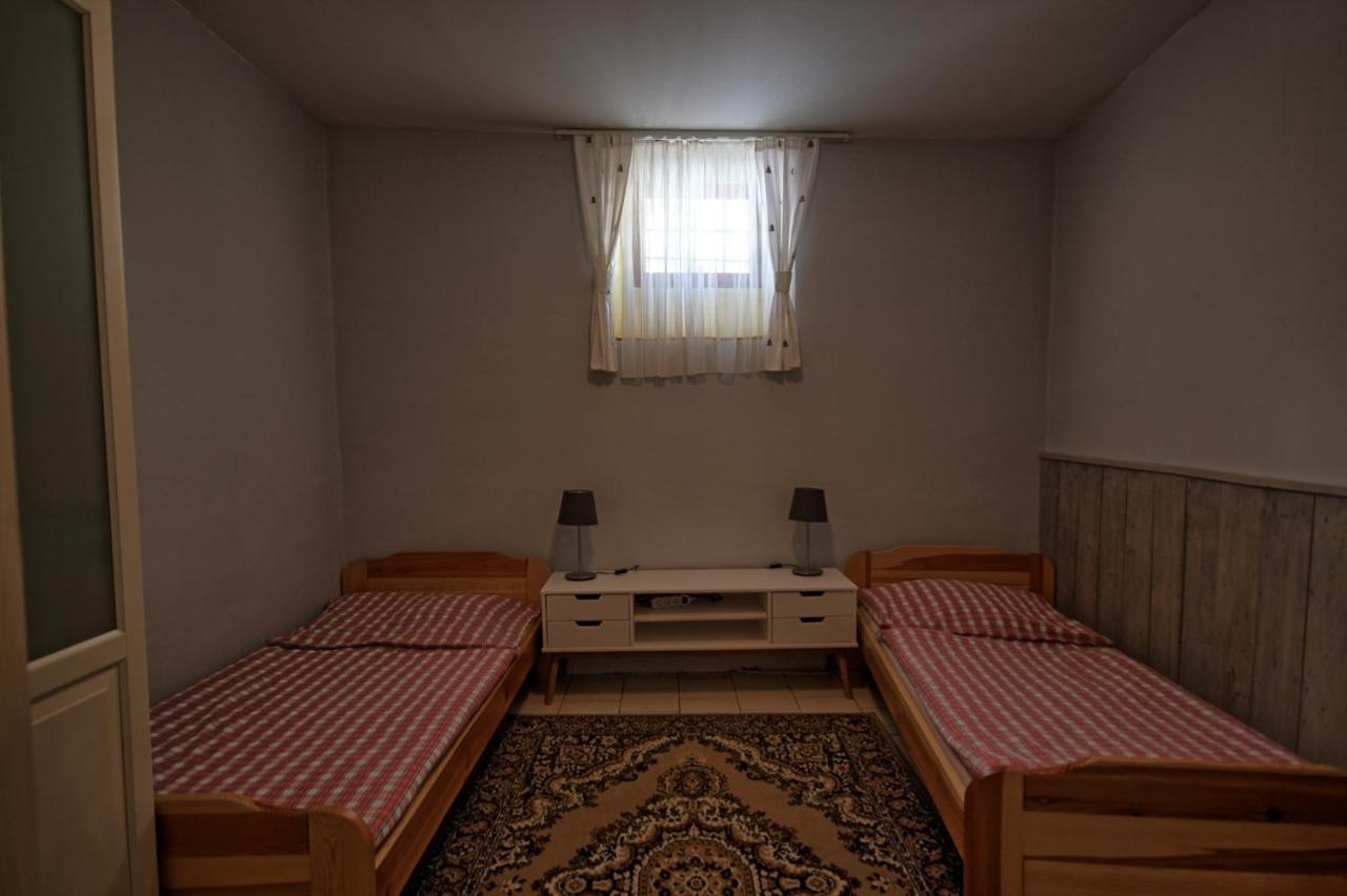 Hostel Skautsky Dom Banska Stiavnica Bagian luar foto